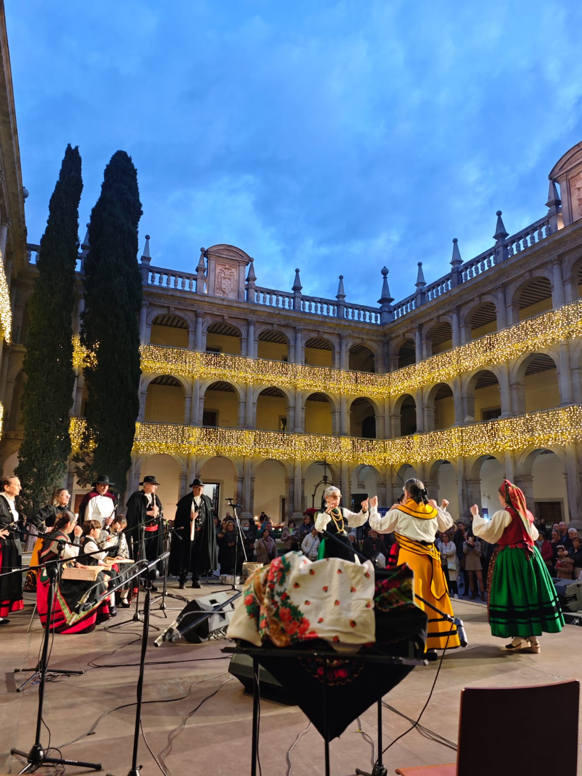 Mercado Solidario de Navidad 2025